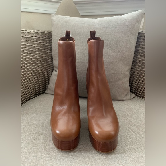 NWT Michael Kors Camel-Brown Leather Platform Chelsea Boots 10 - Picture 2 of 11